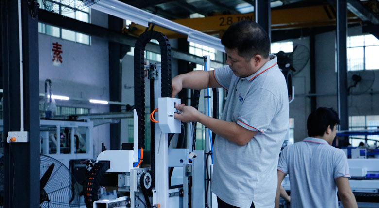 機(jī)械手的四個(gè)運(yùn)動(dòng)軌跡的描述