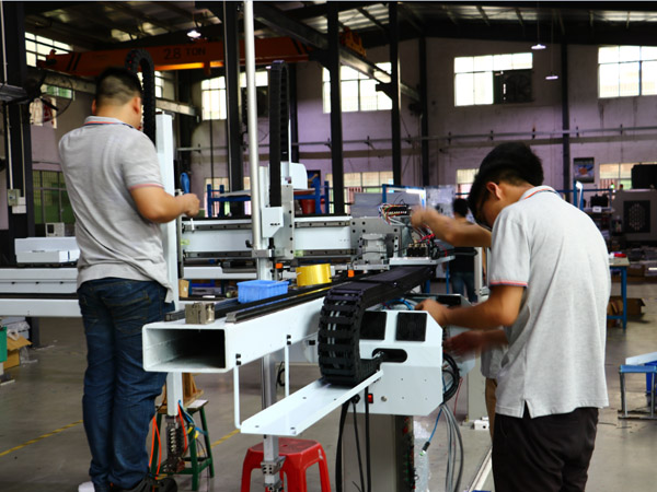運(yùn)行穩(wěn)定的機(jī)械手才是最適合你企業(yè)的最佳選擇
