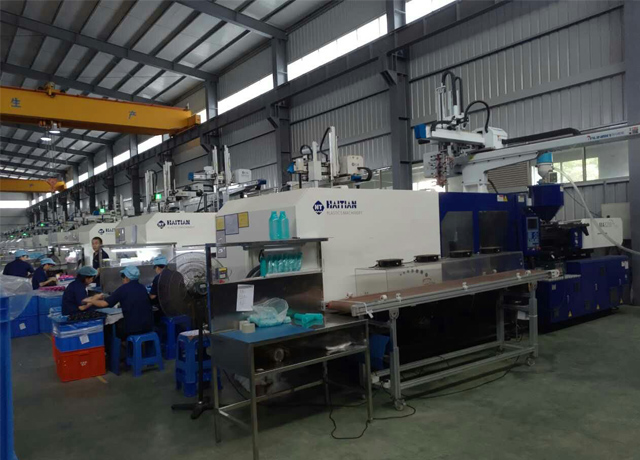 潤(rùn)馬智能注塑機(jī)機(jī)械手產(chǎn)品背后服務(wù)價(jià)值延伸的重要性