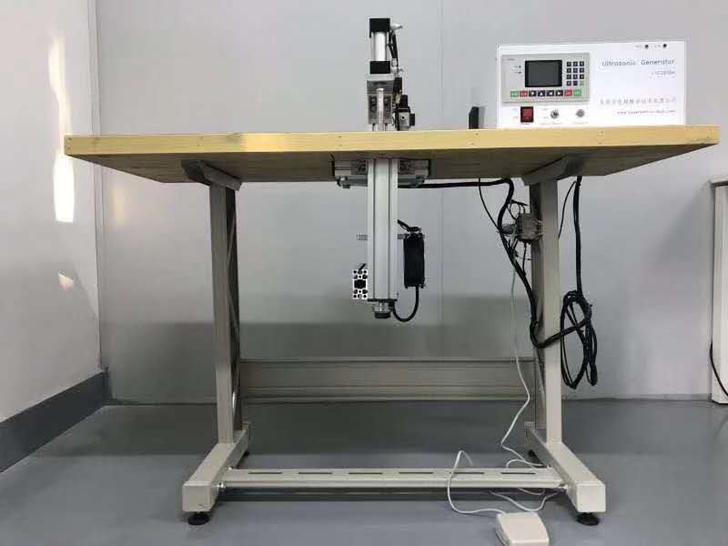 全自動(dòng)KN95口罩外帶點(diǎn)焊機(jī)超聲波點(diǎn)焊機(jī)