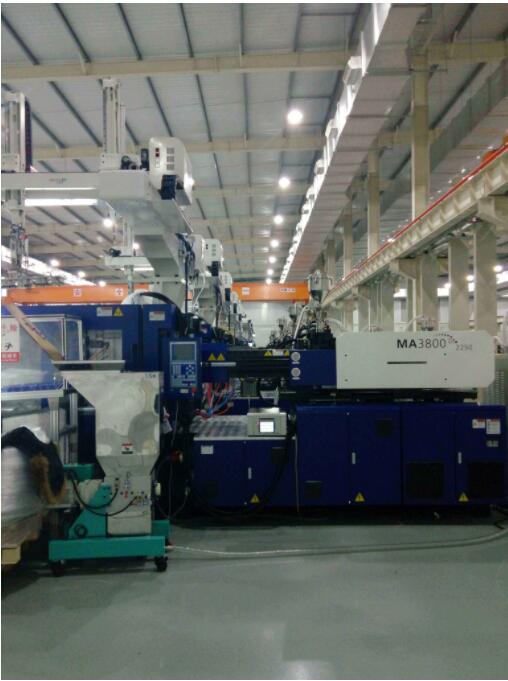 五軸注塑機機械手老客戶再次下百萬訂單